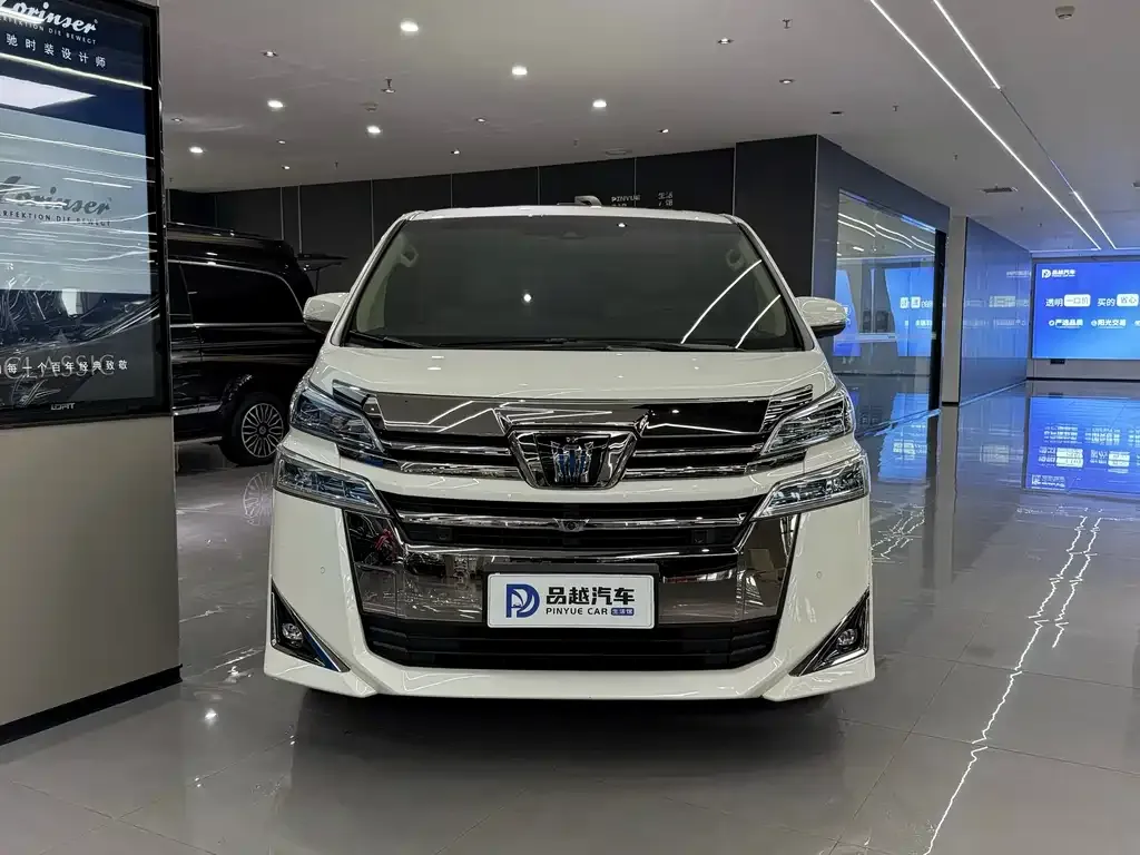 Toyota Vellfire — фото 3