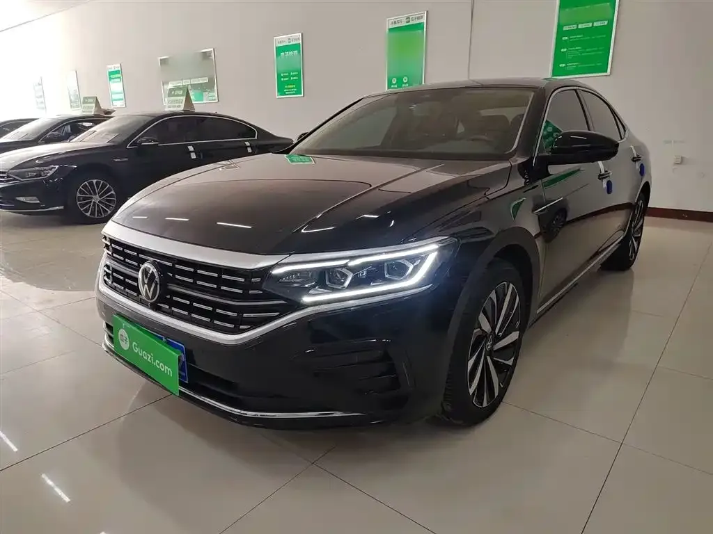 Volkswagen Passat — фото 1