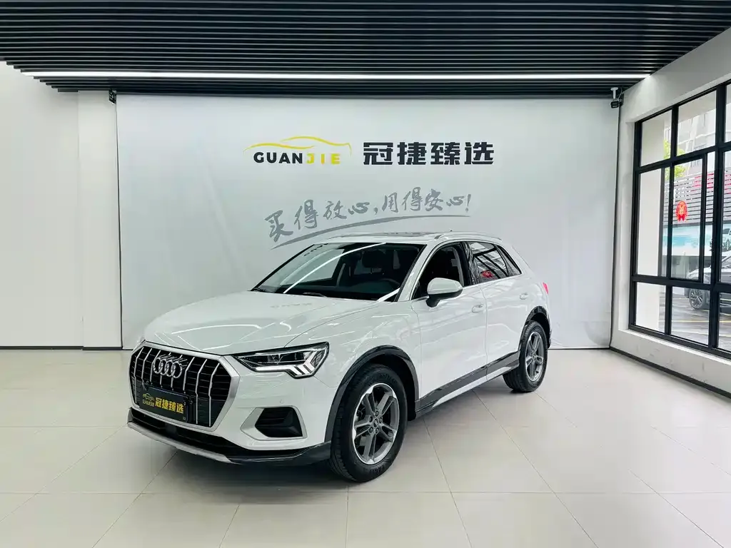 Audi Q3 — фото 1