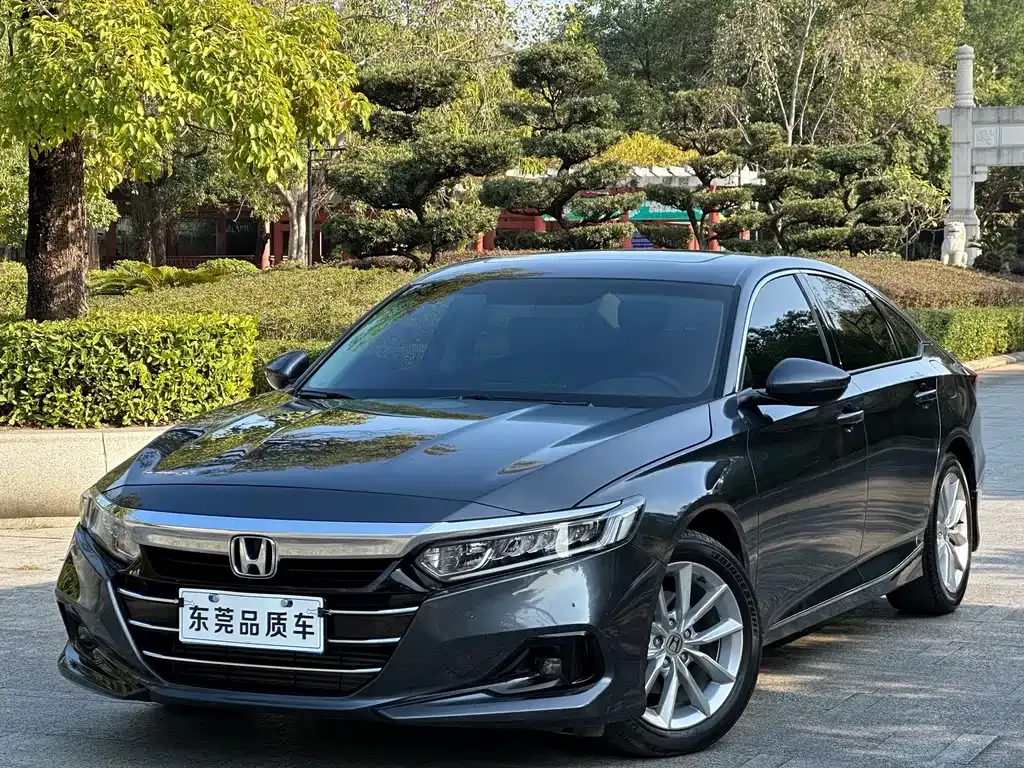 Honda Accord — фото 1