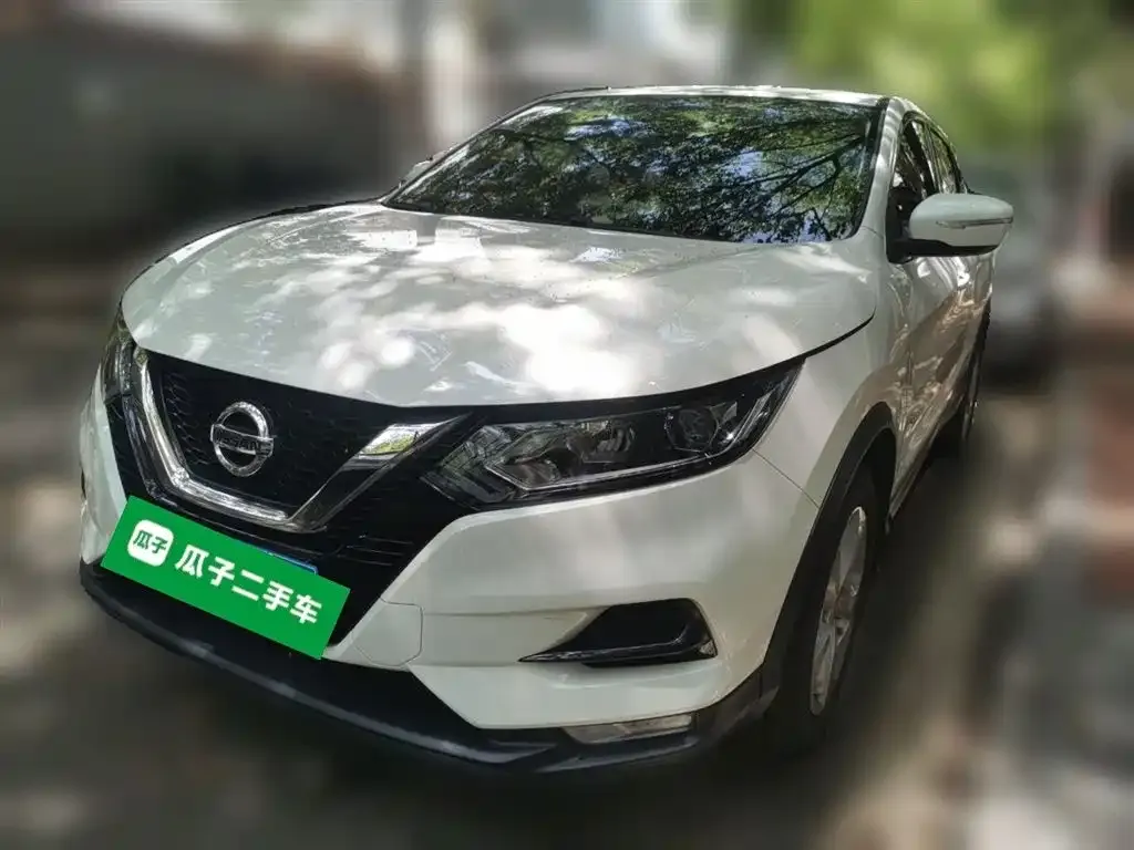 Nissan Qashqai — фото 1