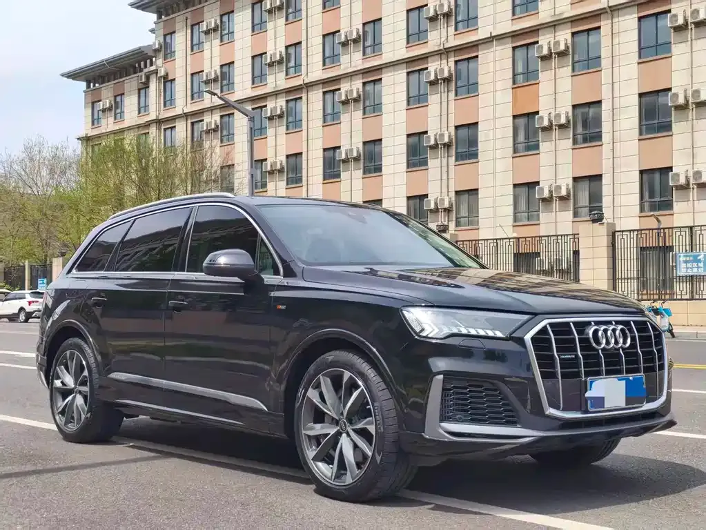 Audi Q7 — фото 8