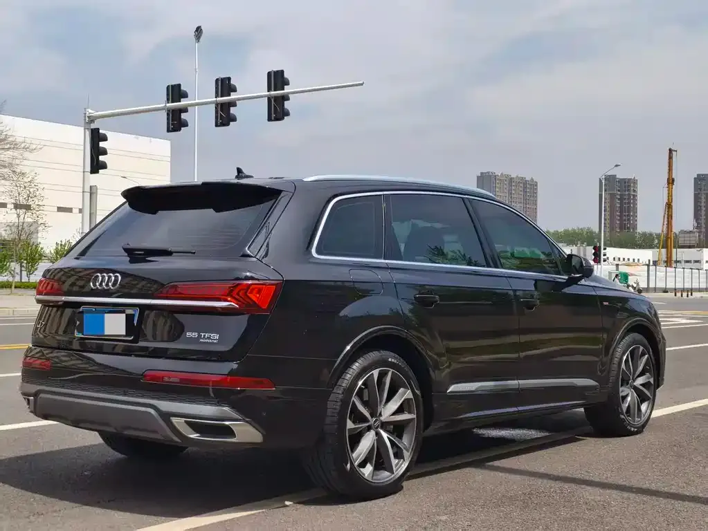Audi Q7 — фото 6