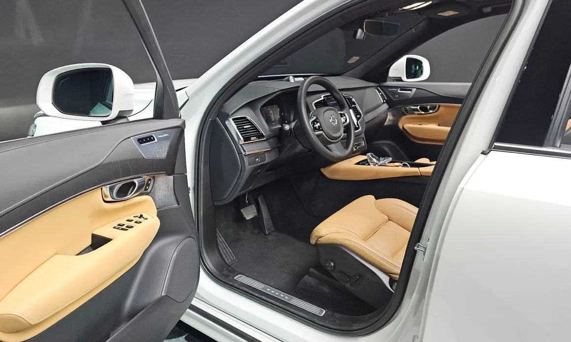 Volvo XC90 — фото 9
