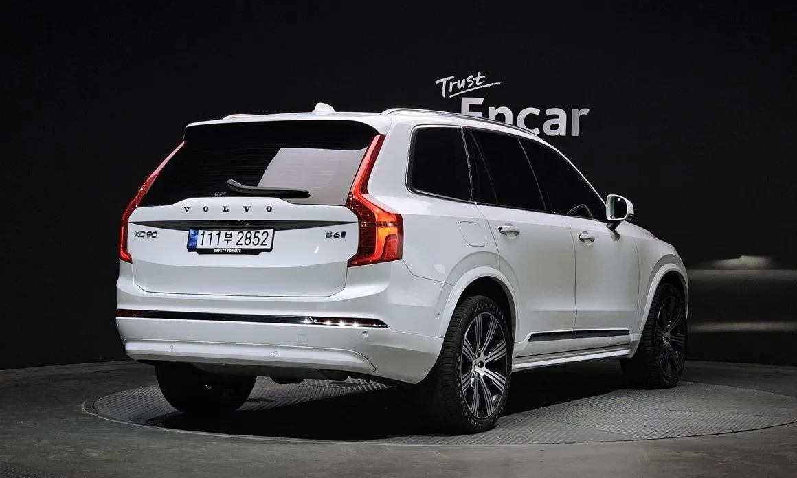 Volvo XC90 — фото 8