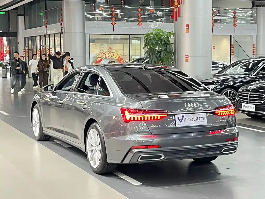 Audi A6L — фото 8