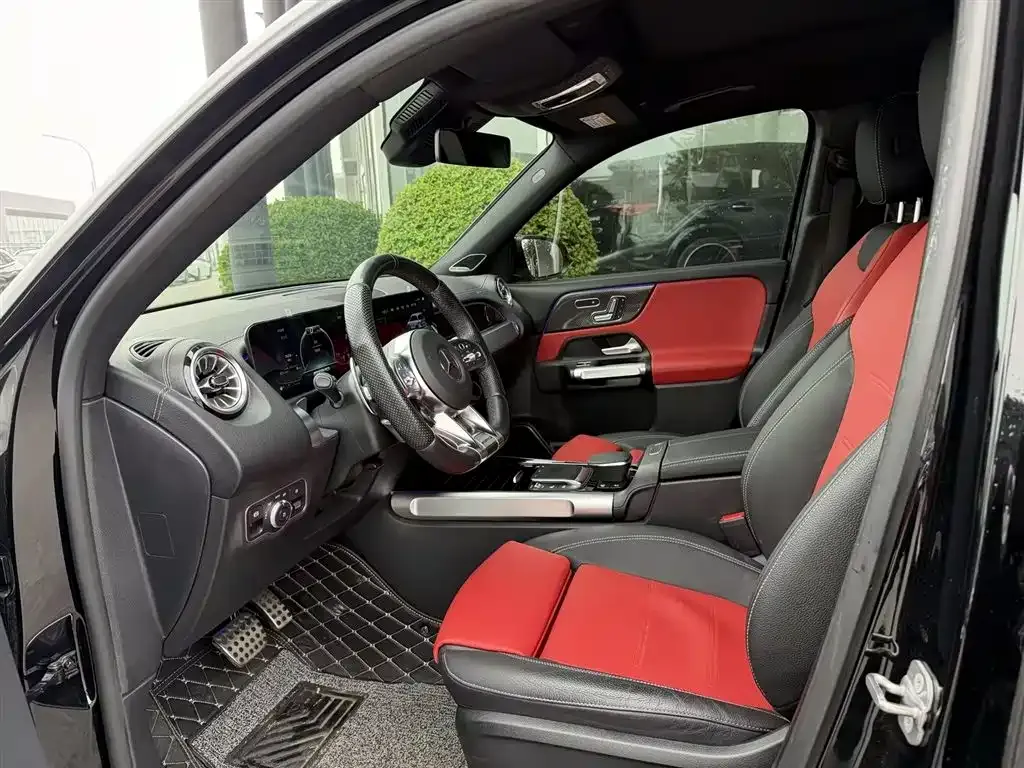 Mercedes-Benz GLB AMG — фото 7