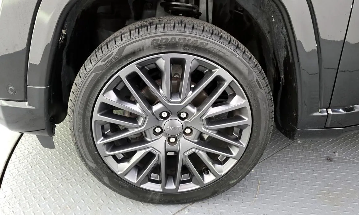 Jeep Compass — фото 10