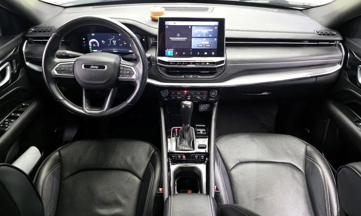 Jeep Compass — фото 9