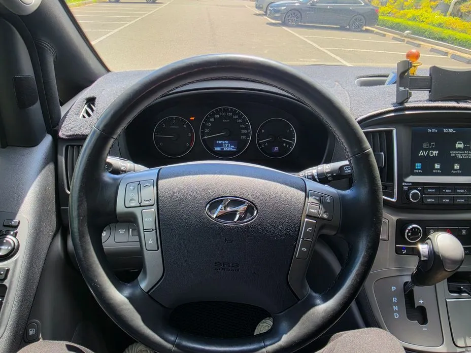 Hyundai Starex — фото 10