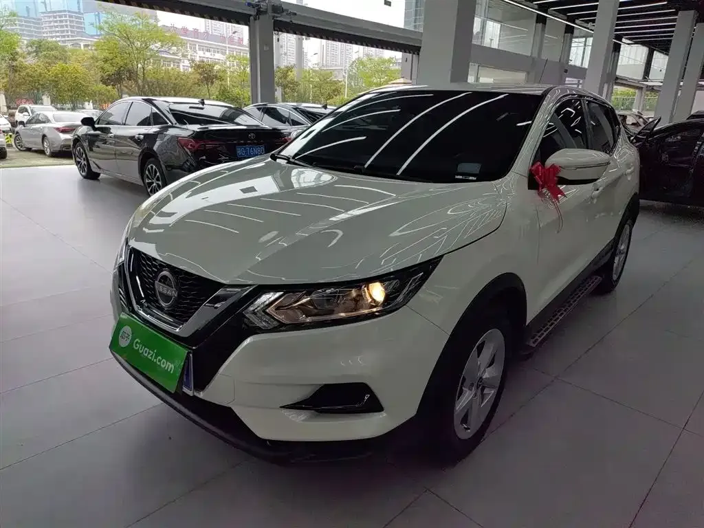 Nissan Qashqai — фото 1