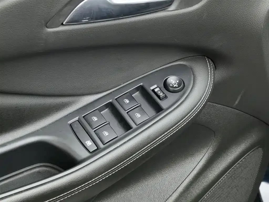 Buick Envision Plus — фото 10