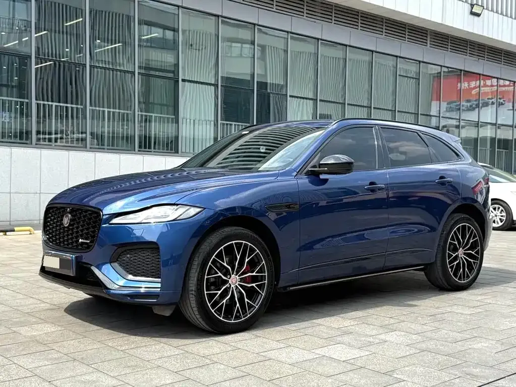 Jaguar F-PACE — фото 1