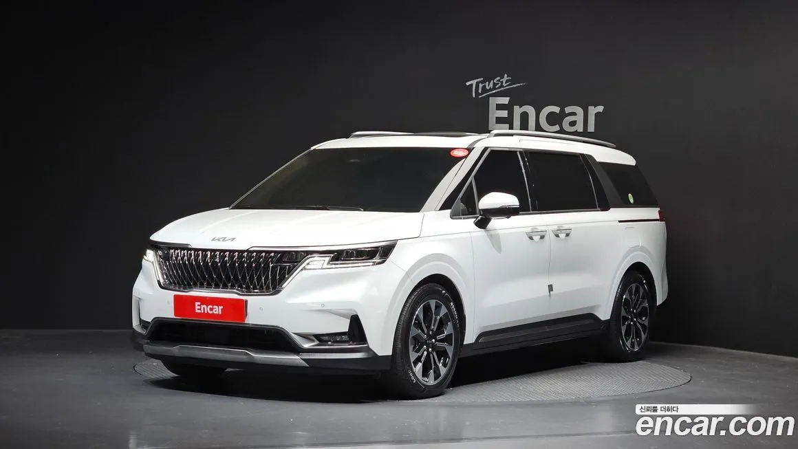 Kia Carnival — фото 1