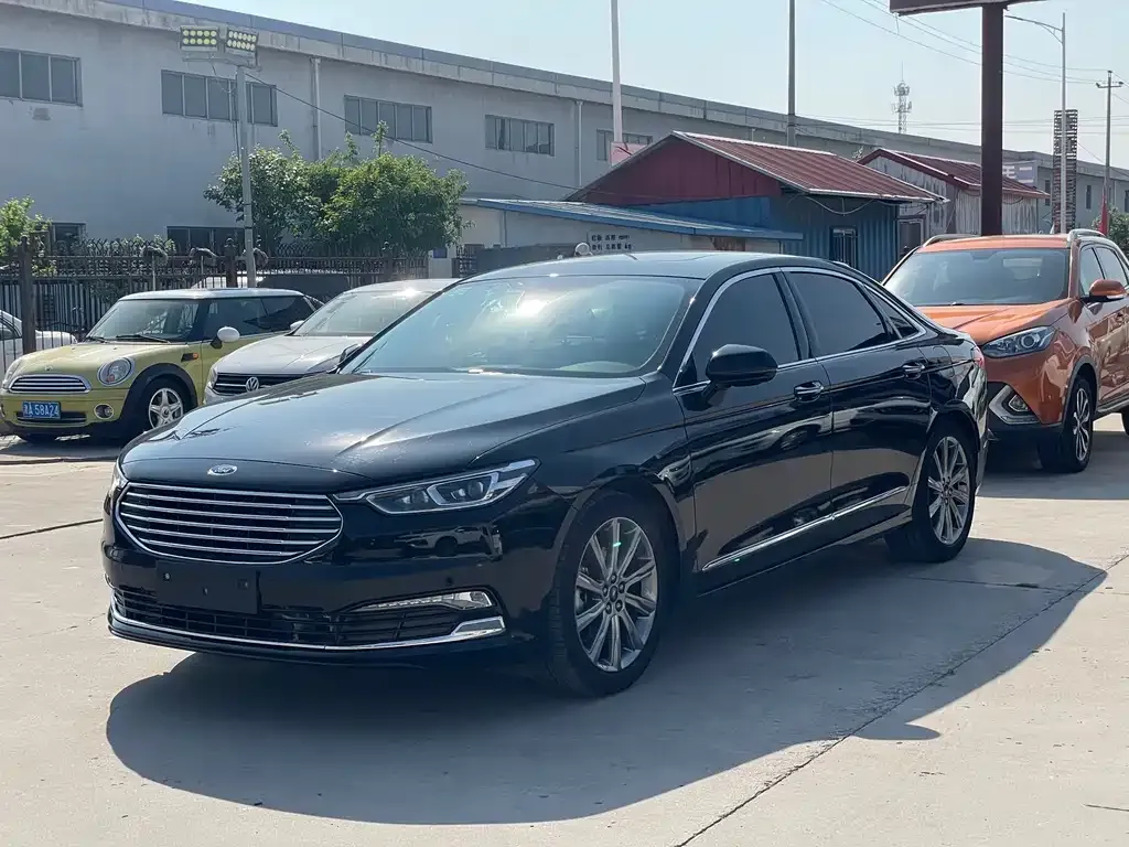 Ford Taurus — фото 1