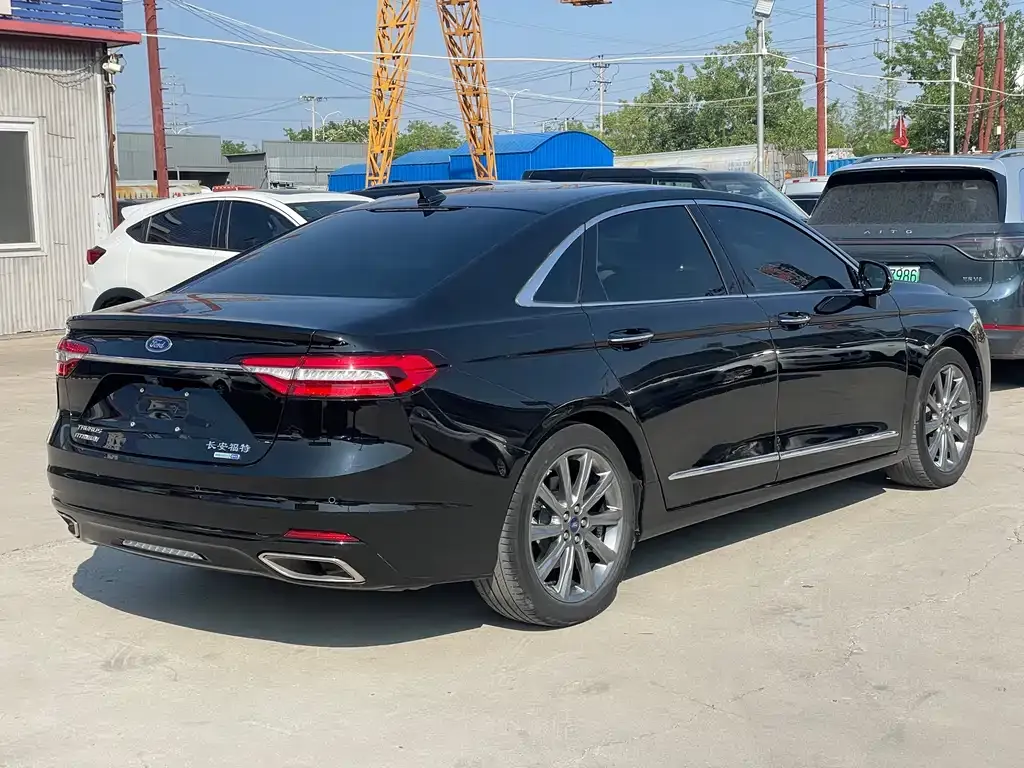 Ford Taurus — фото 10