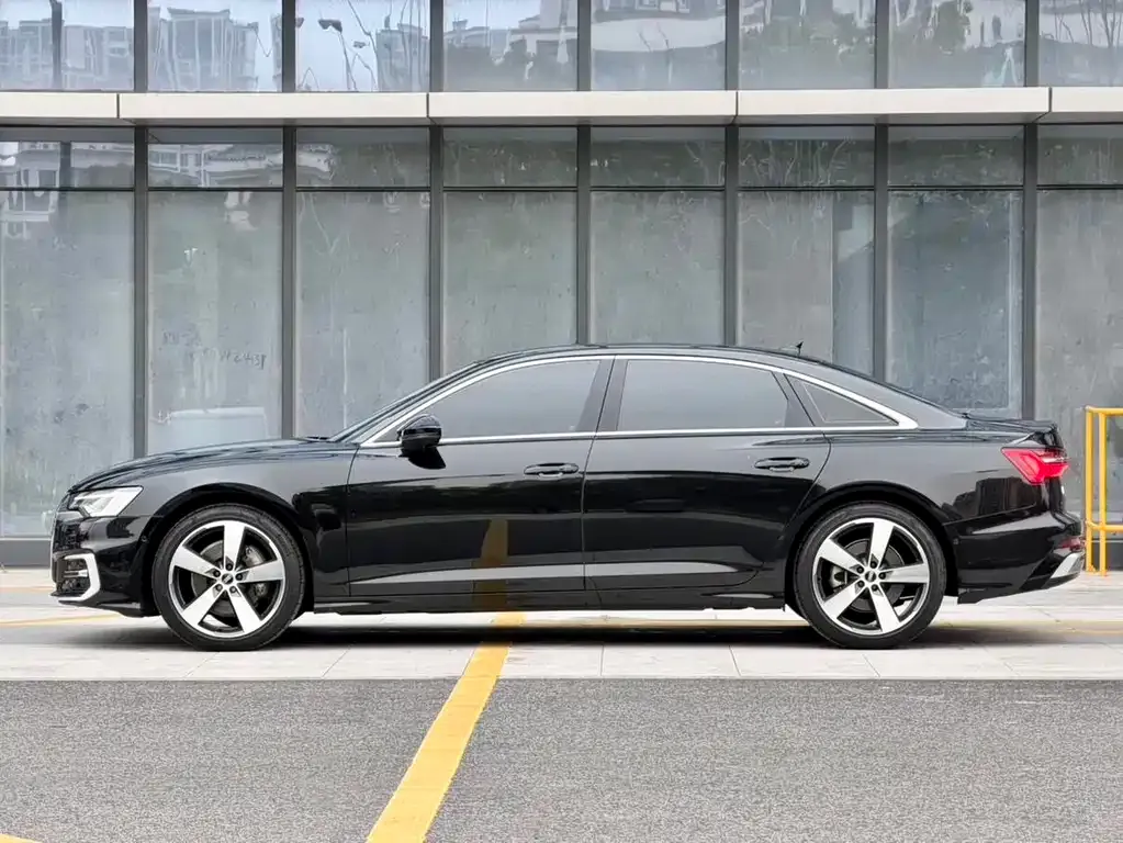 Audi A6L — фото 5
