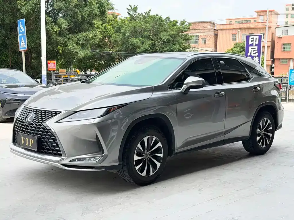 Lexus RX — фото 1