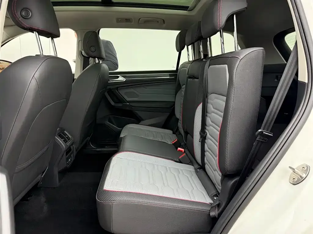 Volkswagen Tiguan L — фото 6