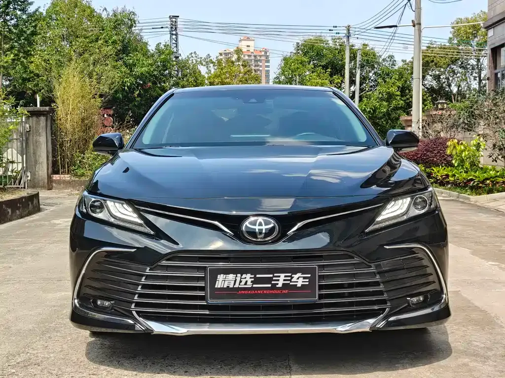 Toyota Camry — фото 9