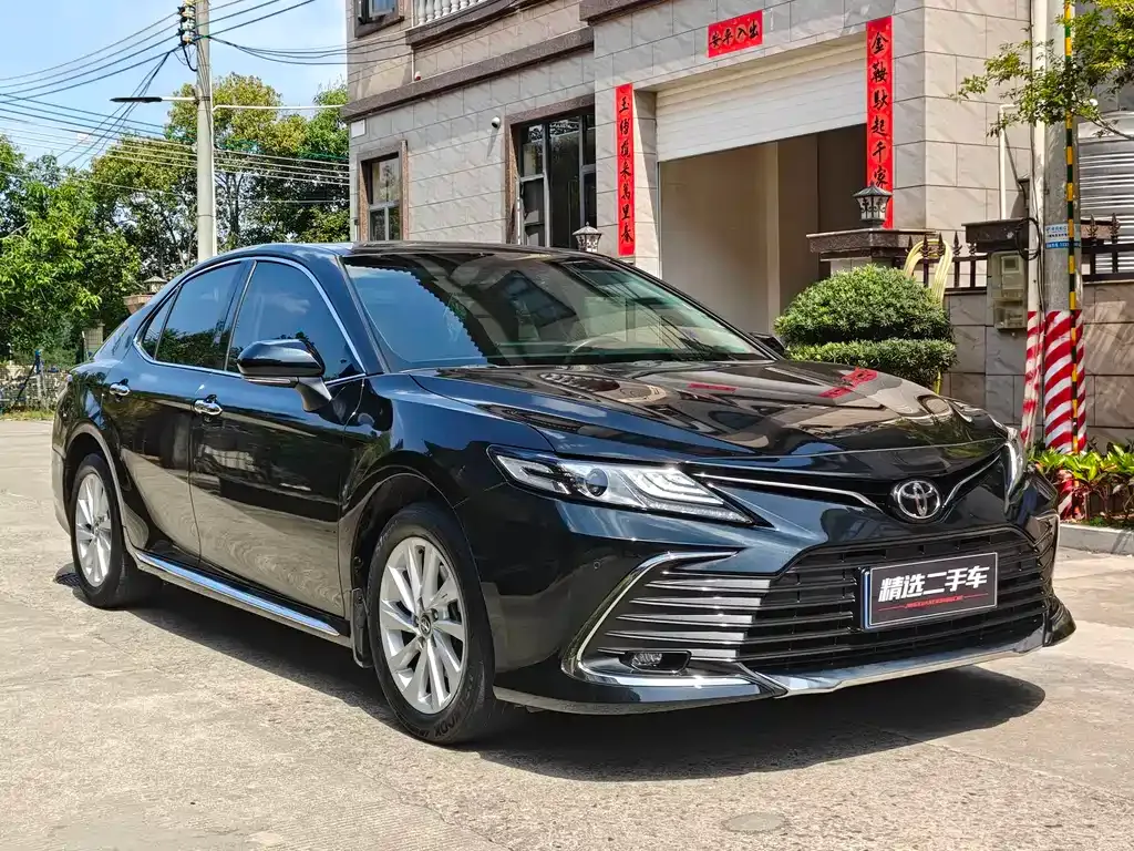 Toyota Camry — фото 10