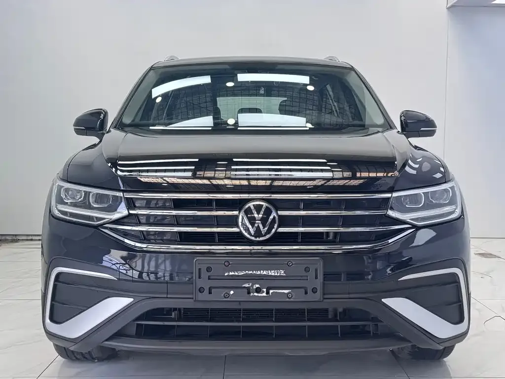 Volkswagen Tiguan L — фото 6