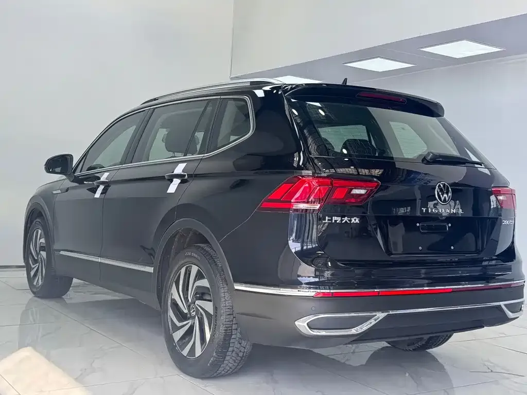 Volkswagen Tiguan L — фото 7