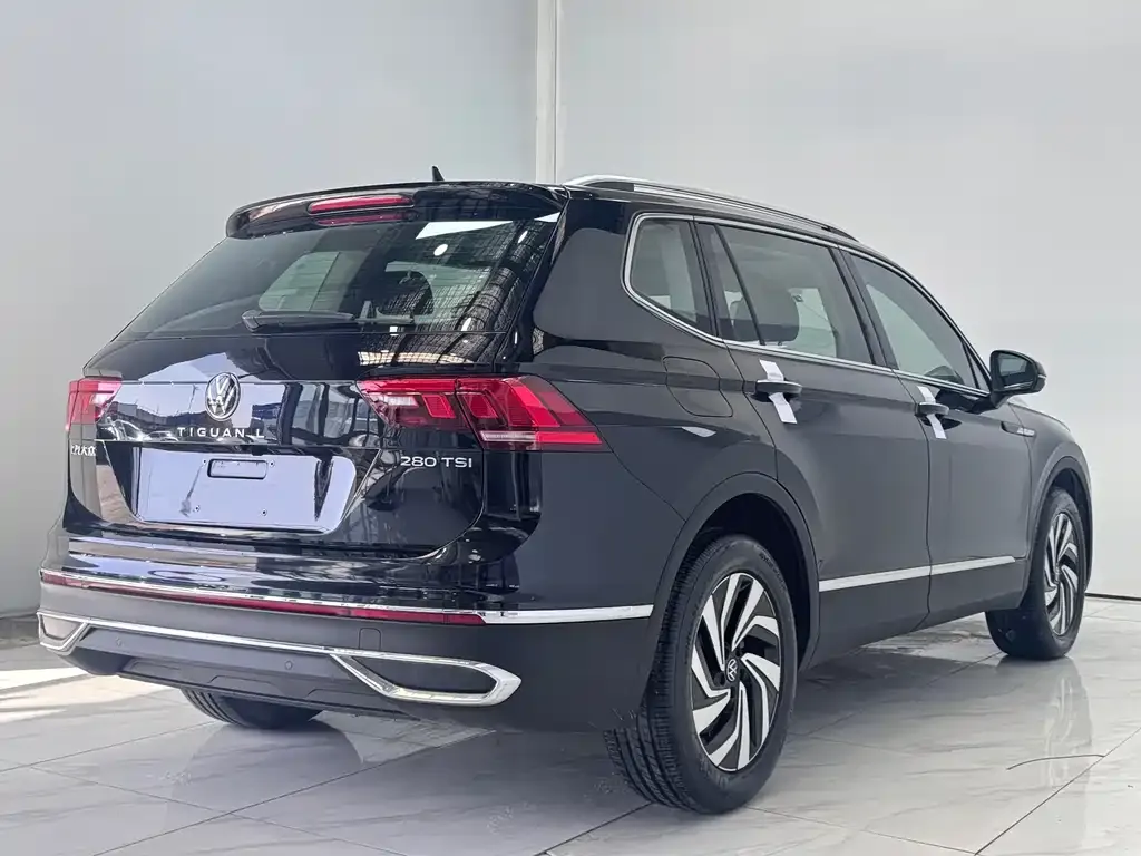 Volkswagen Tiguan L — фото 3