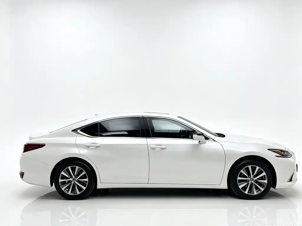Lexus ES — фото 9