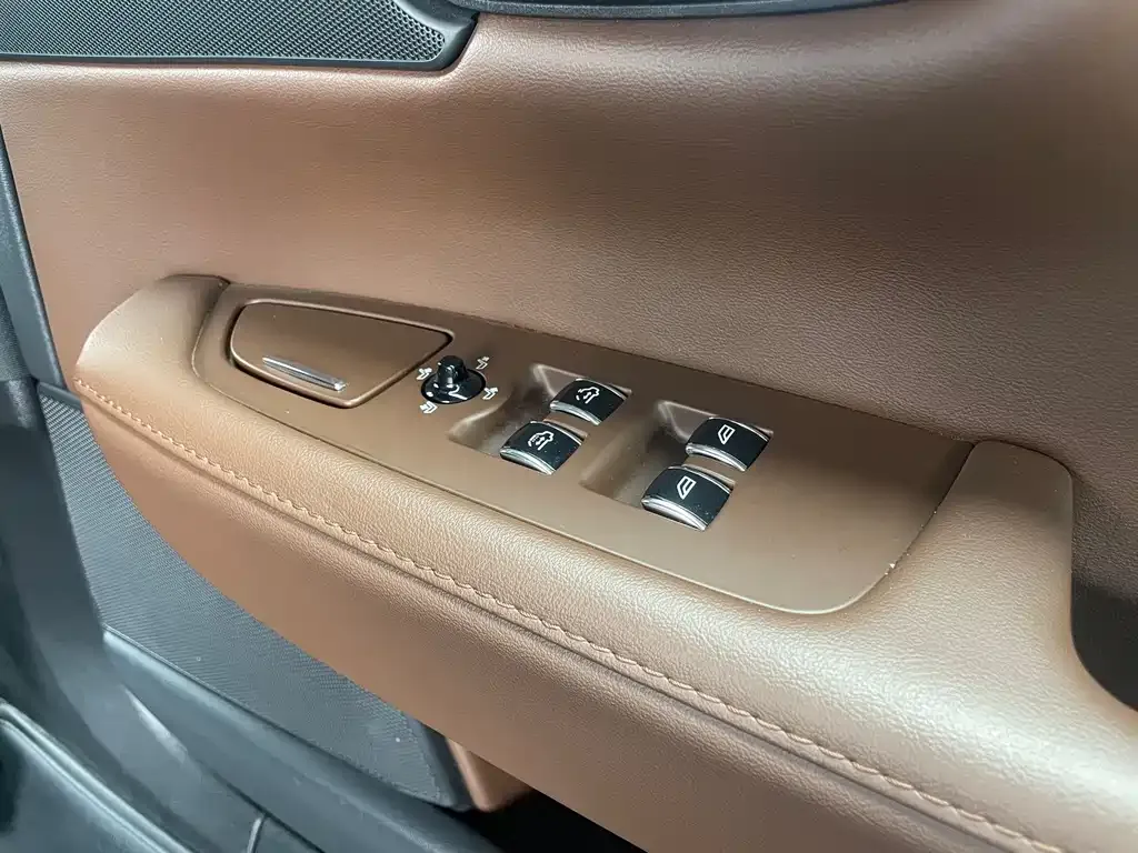 Volvo S90 — фото 9