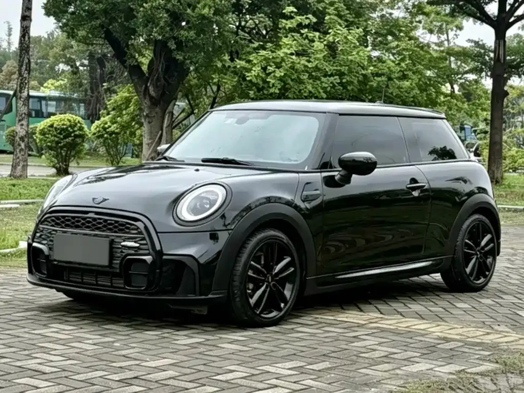 MINI Cooper (3-door) — фото 1