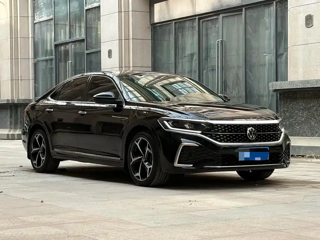 Volkswagen Passat — фото 10