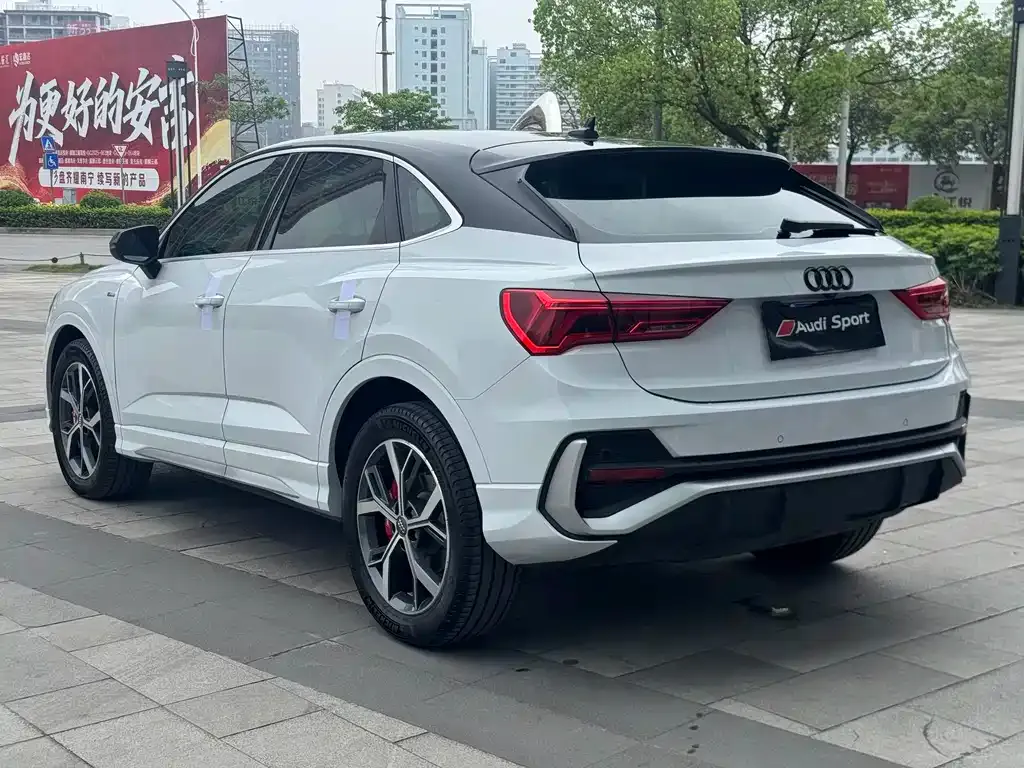 Audi Q3 Sportback — фото 9