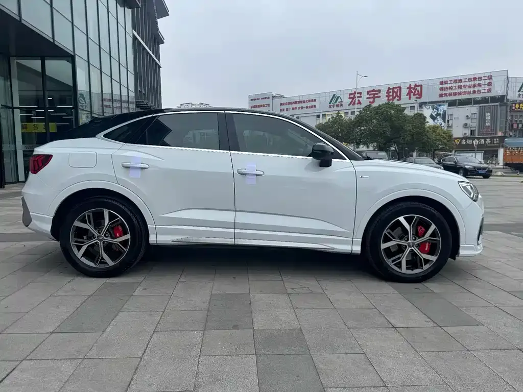 Audi Q3 Sportback — фото 5