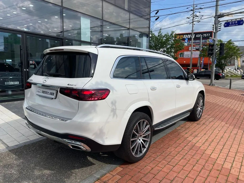 Mercedes-Benz GLS-Class — фото 9