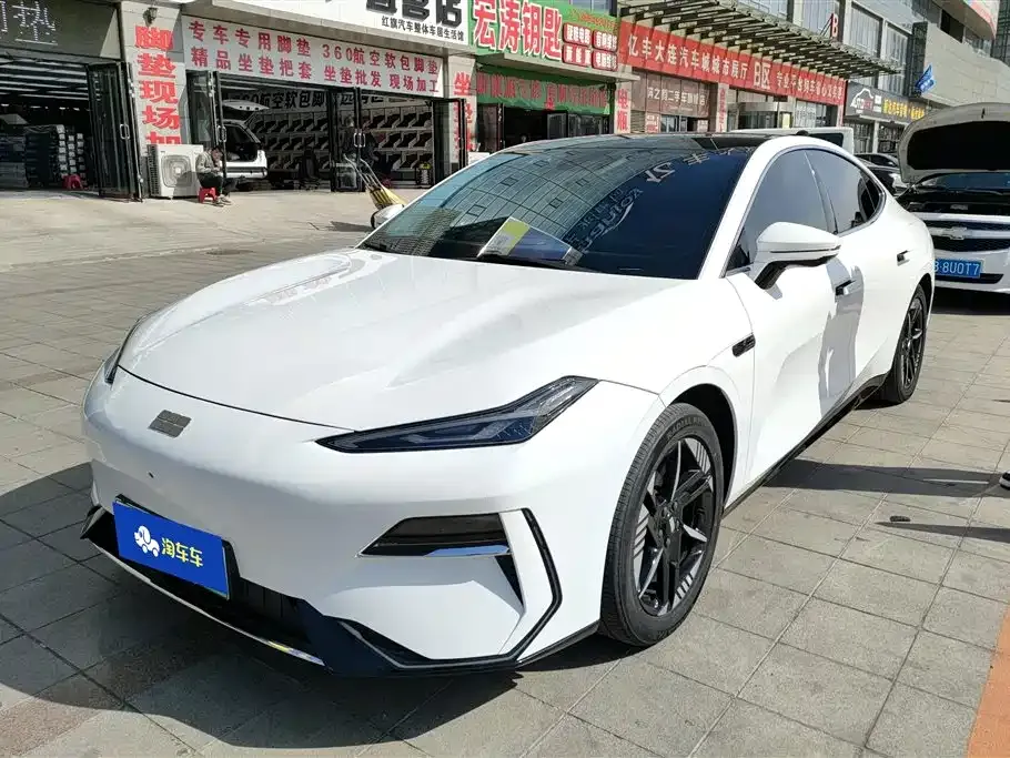 Geely Galaxy E8 — фото 1