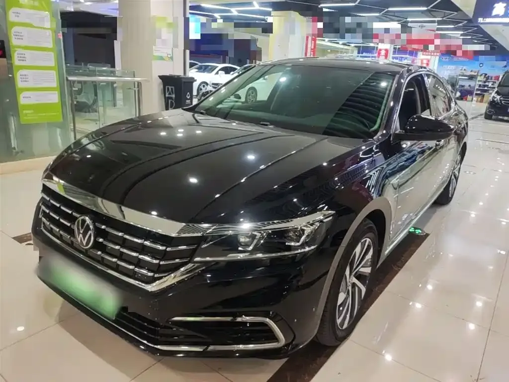 Volkswagen Passat New Energy — фото 1