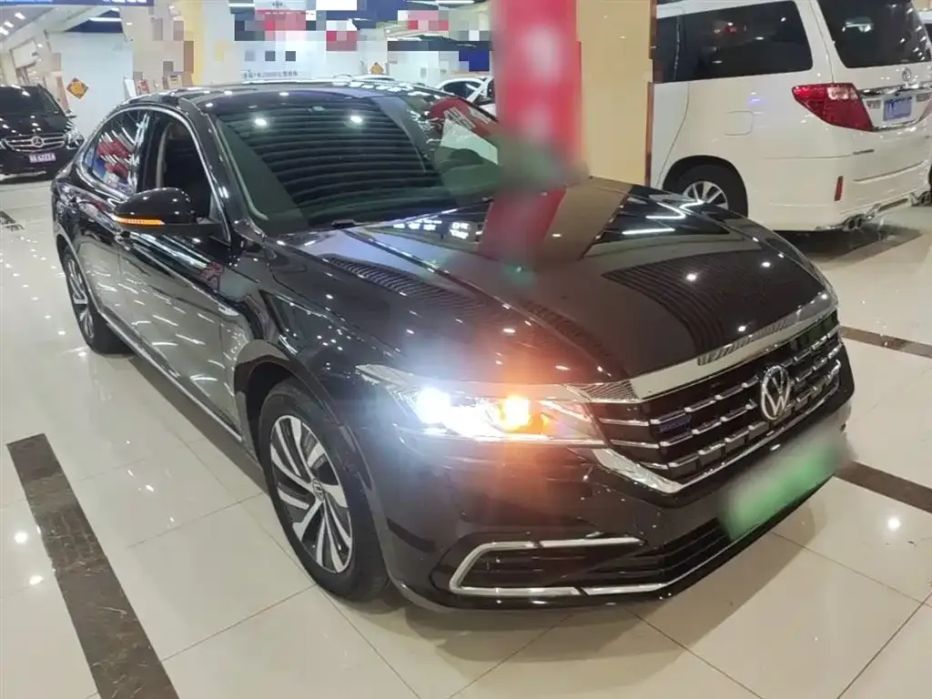 Volkswagen Passat New Energy — фото 10