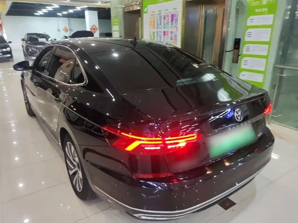 Volkswagen Passat New Energy — фото 4