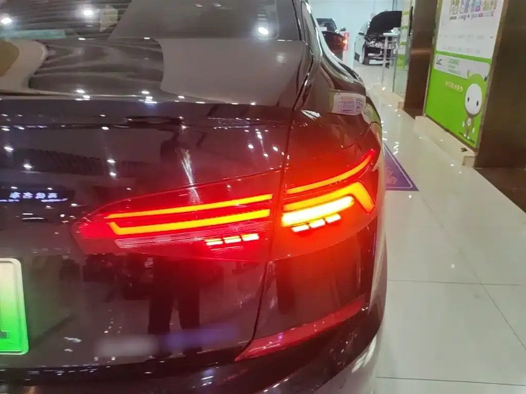 Volkswagen Passat New Energy — фото 2