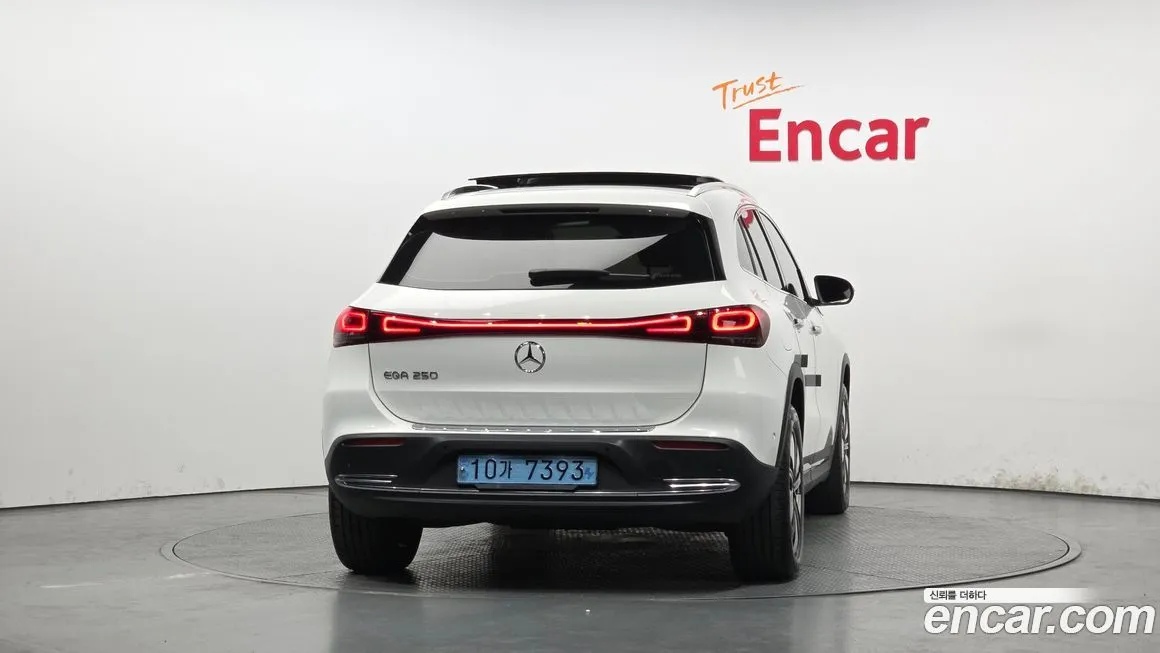 Mercedes-Benz EQA — фото 3