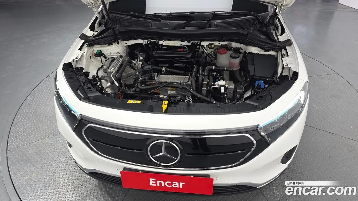 Mercedes-Benz EQA — фото 10