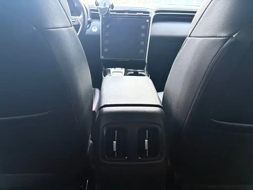 Hyundai Tucson — фото 7