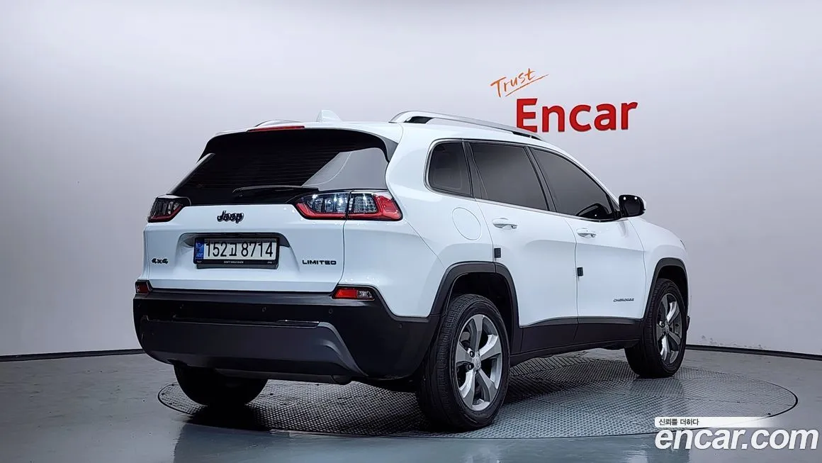 Jeep Cherokee — фото 4