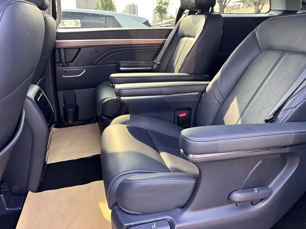 GAC Motor Trumpchi M8 — фото 9