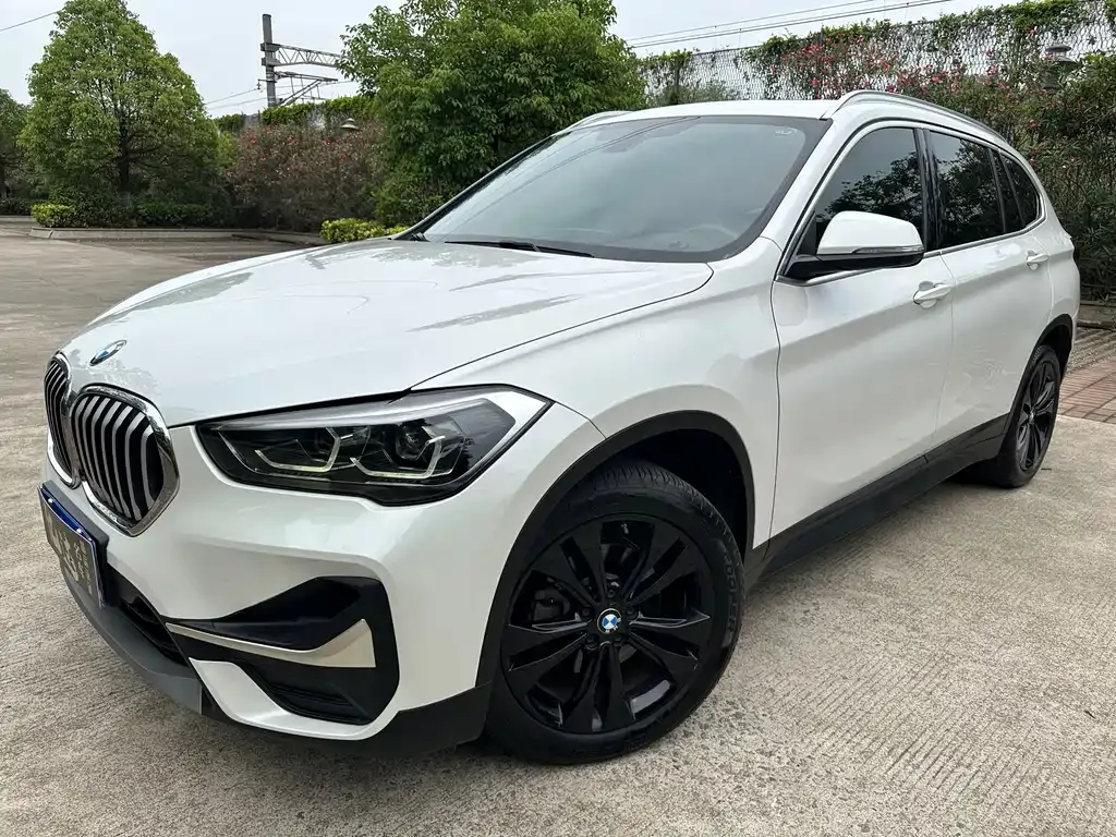 BMW X1 — фото 1