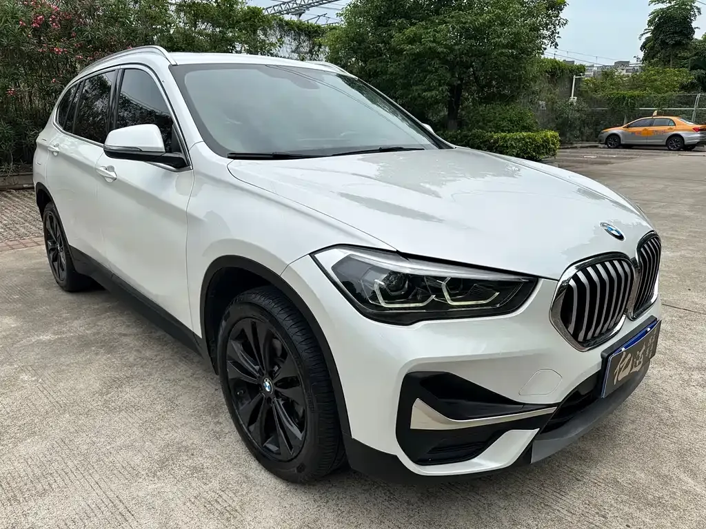 BMW X1 — фото 10