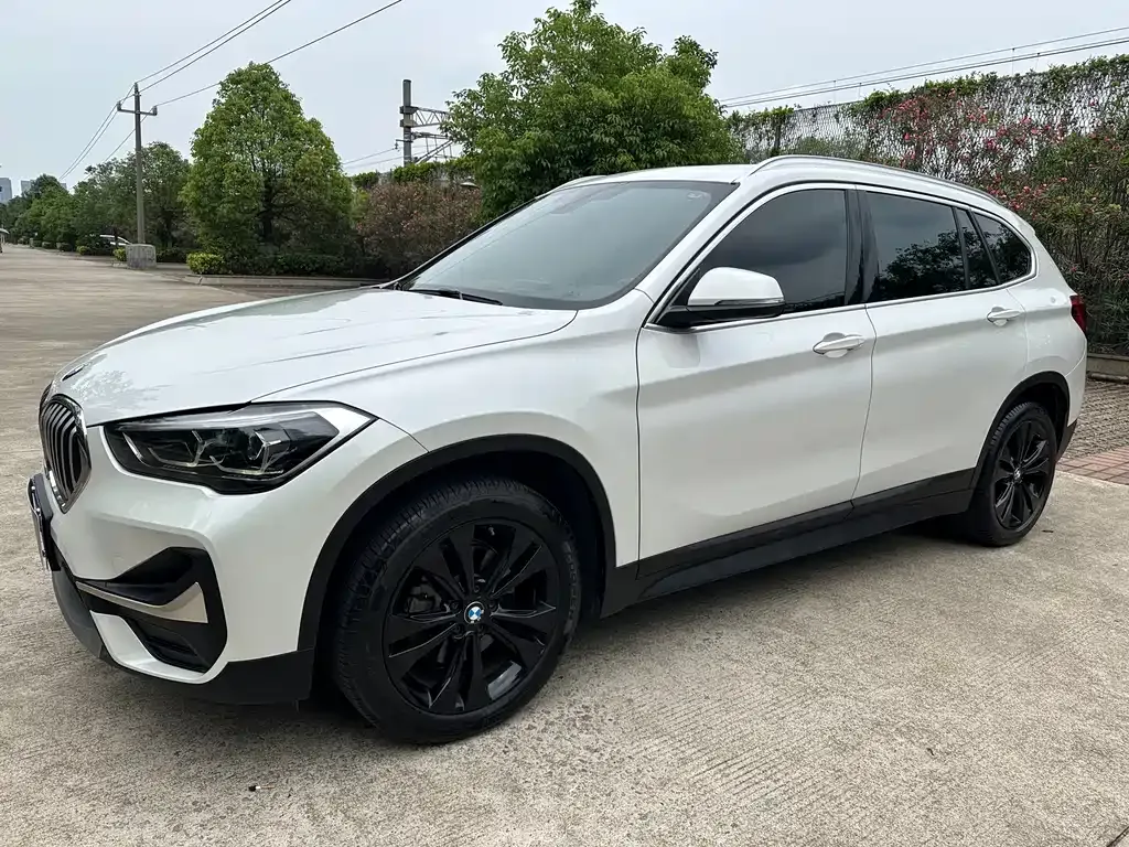 BMW X1 — фото 5