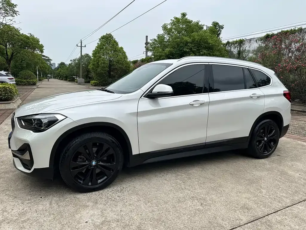 BMW X1 — фото 9