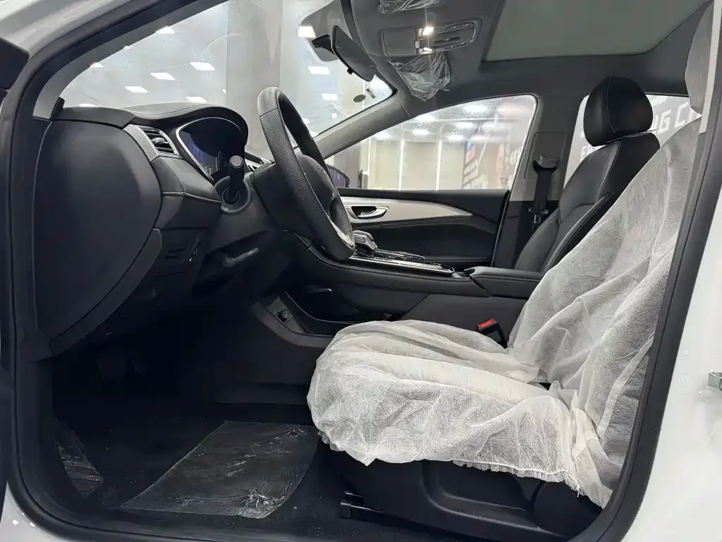 Roewe i6 MAX New Energy — фото 7